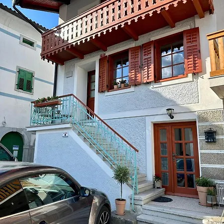 Hisa Rejmr With Private Parking Kobarid