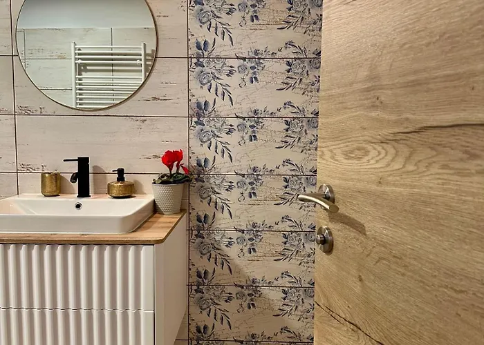 Casa de Férias Hisa Rejmr With Private Parking