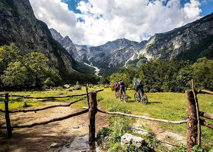 Casa de Férias Hisa Rejmr With Private Parking